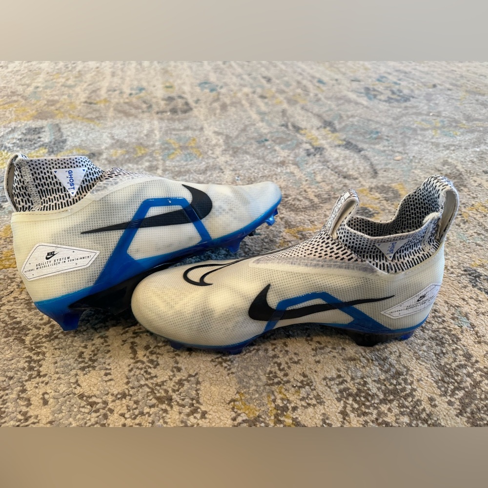 Nike Alpha Menace Elite 3 Ghost Flyknit Laces Football Cleats
Size 9